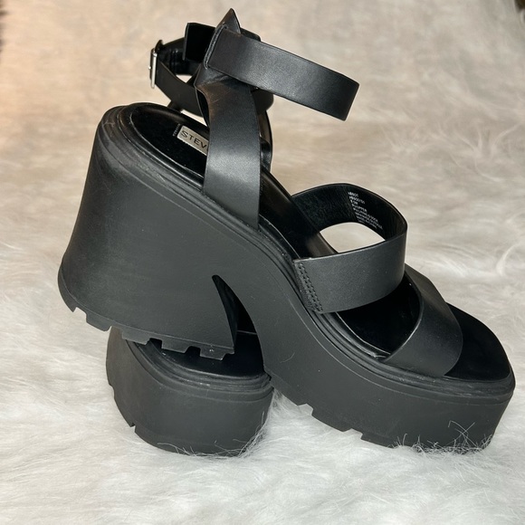 Steve Madden chunky black platforms - Picture 3 of 7